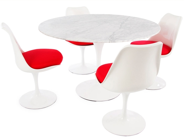 Tavolo Tulip Saarinen con 4 sedie